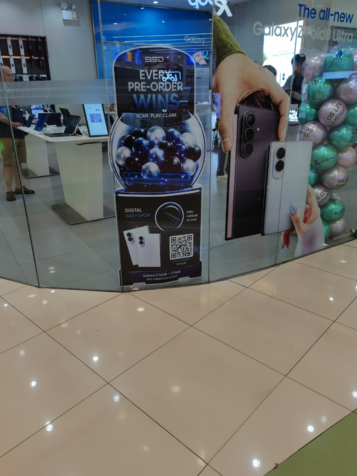Samsung concept store standee installation 03