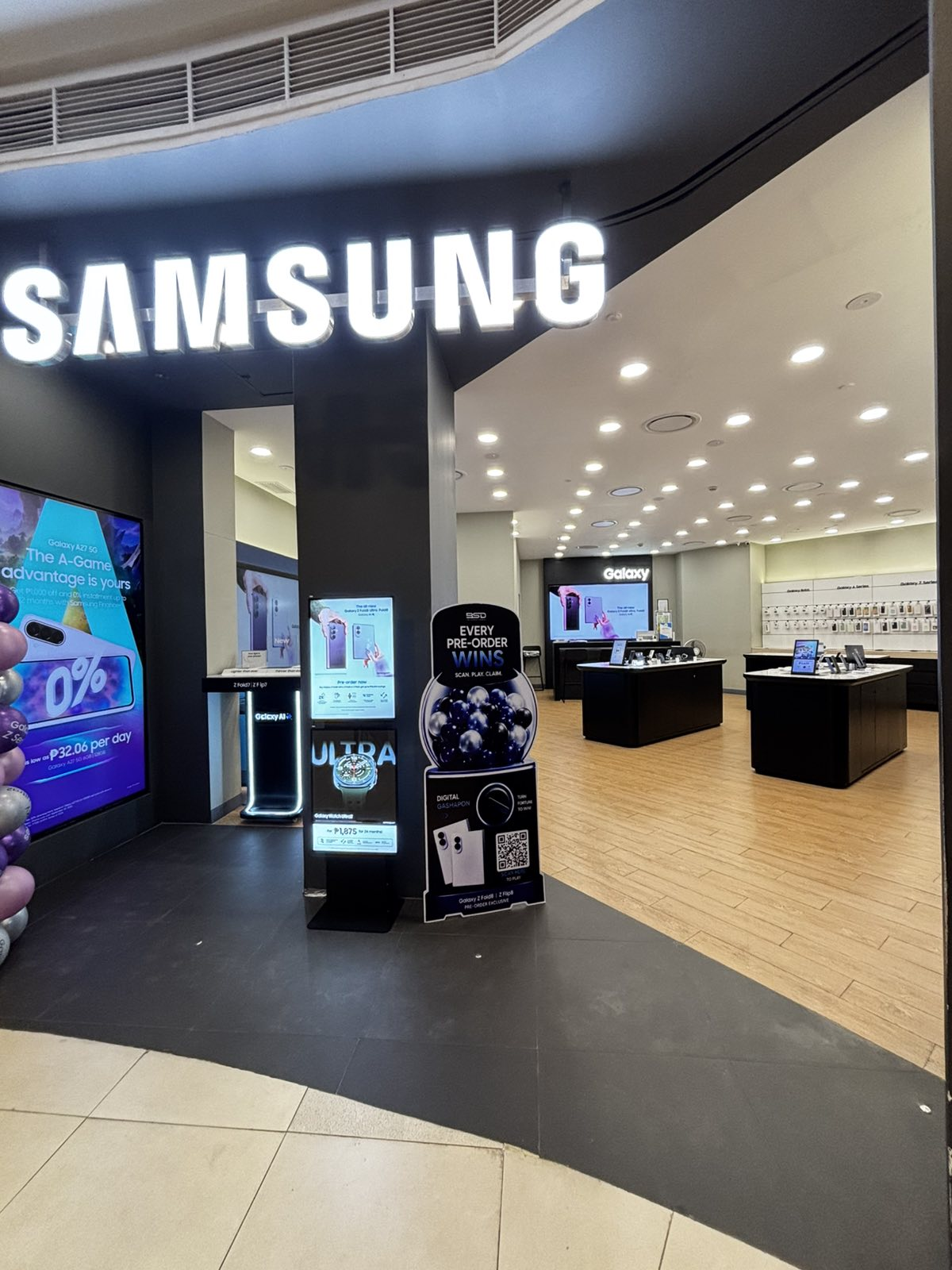 Samsung concept store standee installation 21